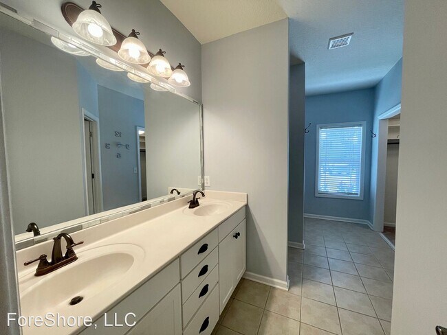 Building Photo - 3 br, 2 bath House - 16 Wyndham Dr.