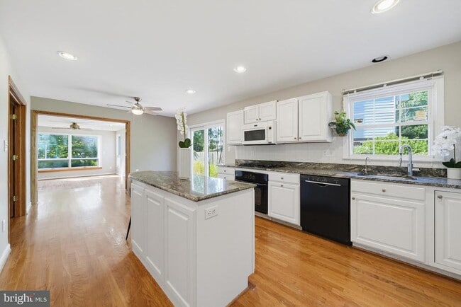 Building Photo - 16818 Briardale Rd