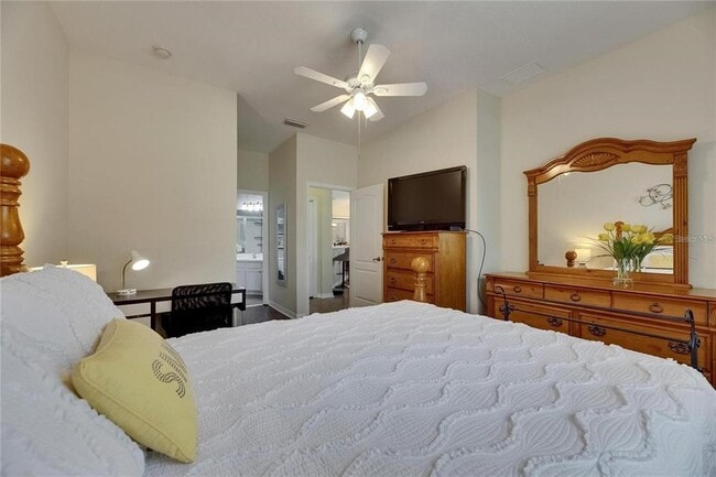 Building Photo - 2068 Sifield Greens Way