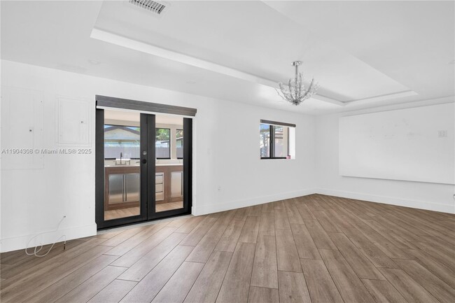 Building Photo - 14970 Leisure Dr