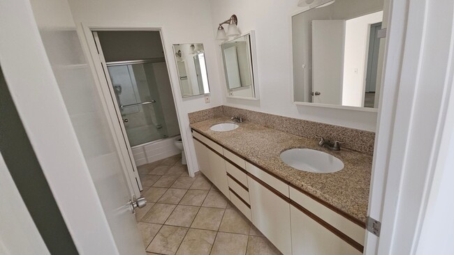 Building Photo - EASTER WAY - UTC 3 BR TOWNHOME CONVENIENTL...