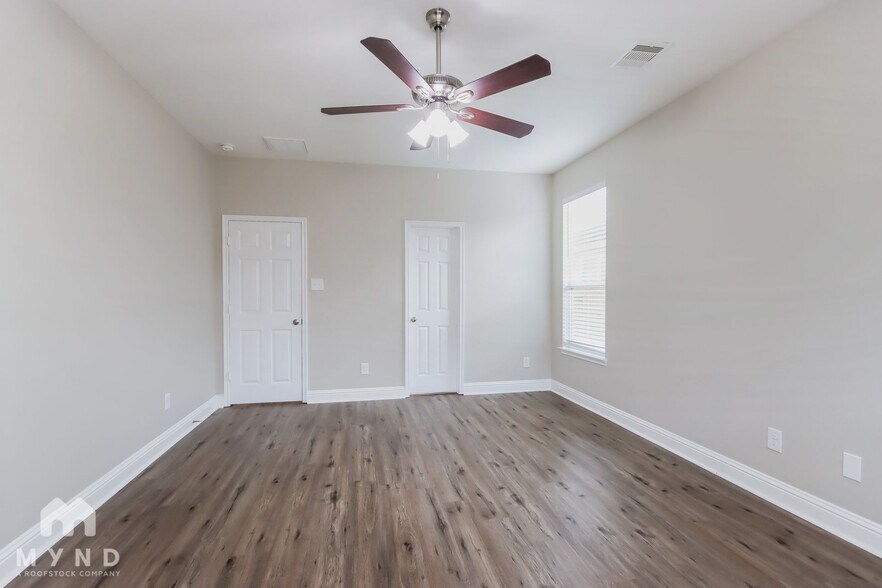 Building Photo - 29607 Legends Pl Dr
