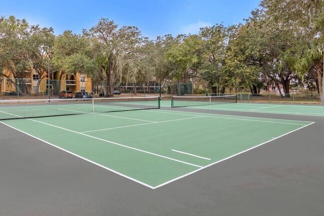 Building Photo - 3 Bedroom 3 Baths Condominium
