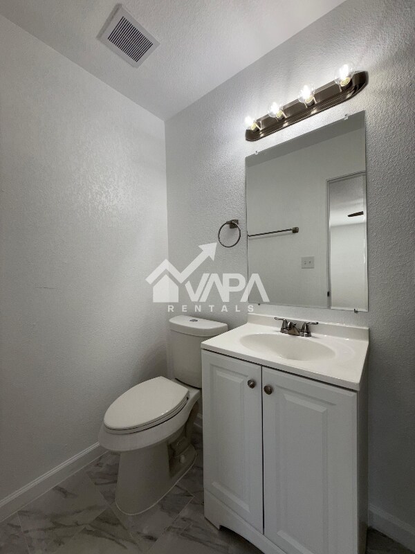 Building Photo - 1994 Springvale Dr