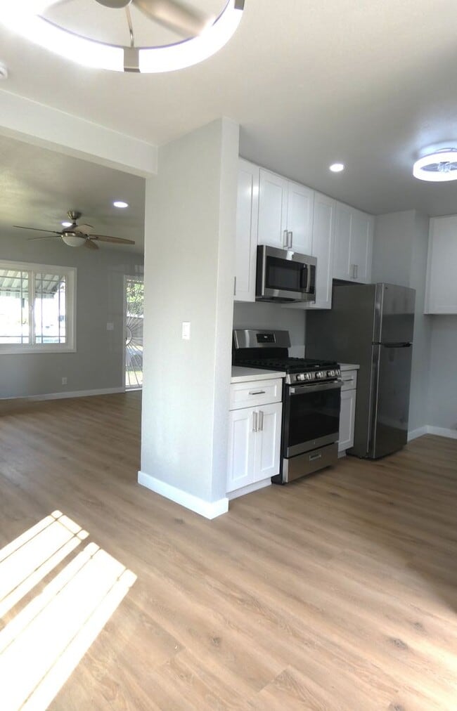 Building Photo - *Available NOW  in Whittier!*
