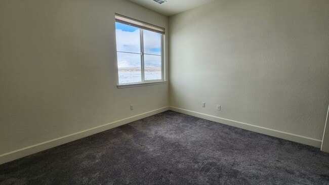 Building Photo - Spacious Two Story Home in Spanish Springs