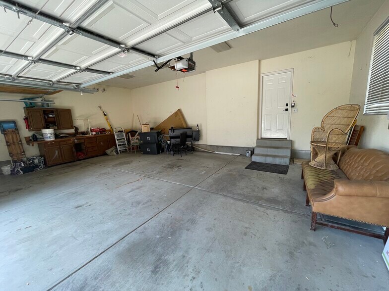 Building Photo - 929 E 8560 S