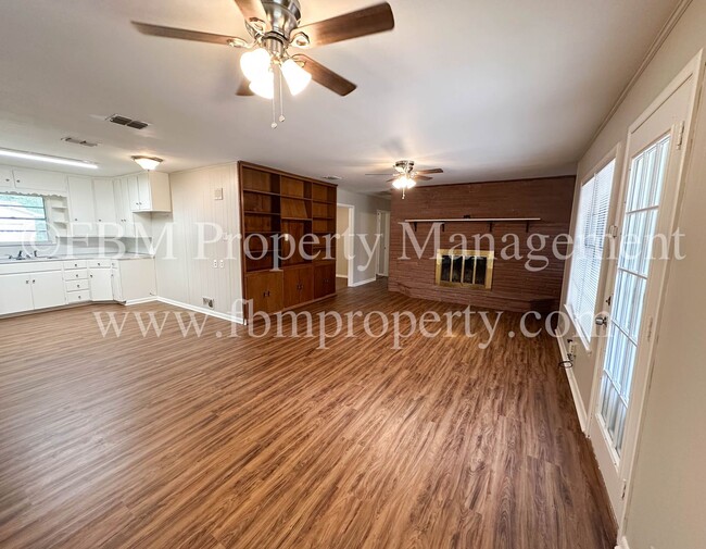 Building Photo - 1608 Hill Ln