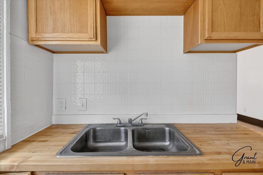 Building Photo - 58/60 Alger - FDR - T