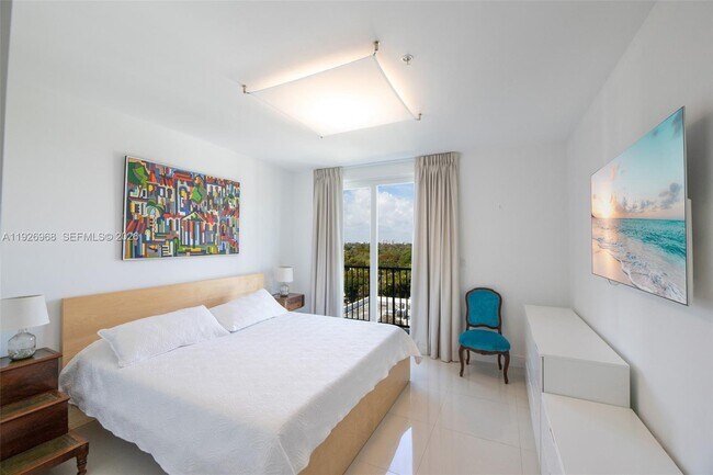 Building Photo - 2701 SW 3rd Ave