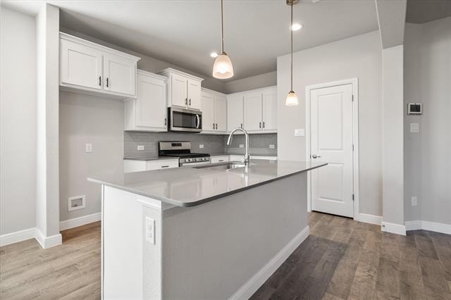 Building Photo - 15812 Culford Ln