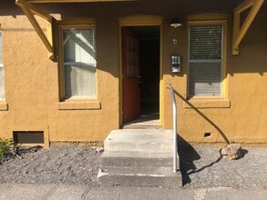 Building Photo - Historic Downtown Bend 1 Bed/1 Bath - NW Florida Ave