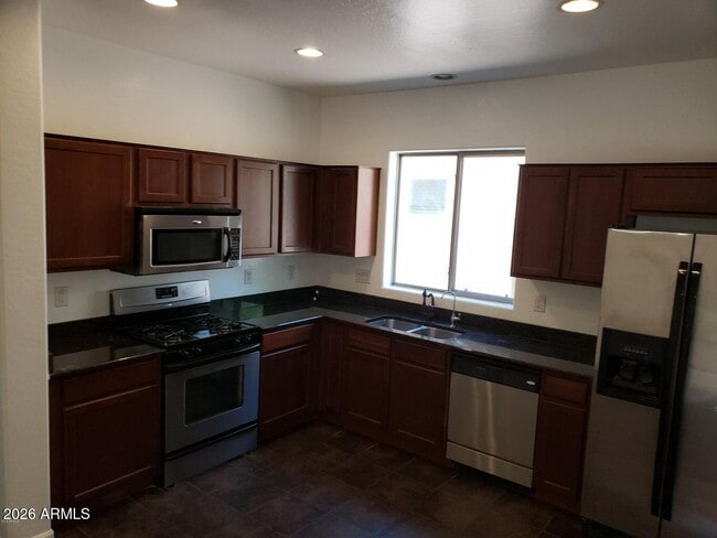 Building Photo - 1707 S Rochester Dr