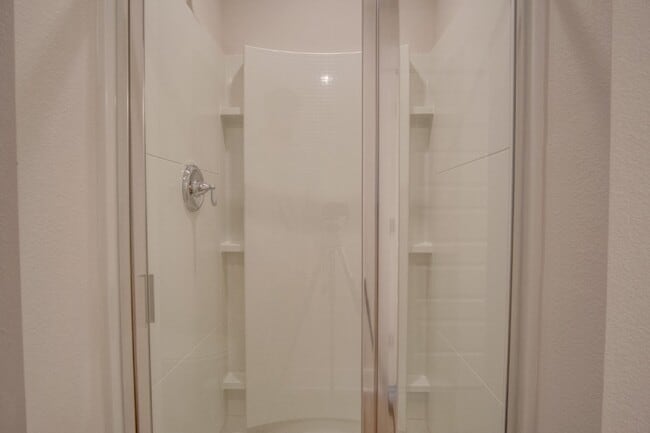 Building Photo - Spacious North Pensacola Townhome Featuring Modern Finishes, Granite Kitchen, Private Garage, Com...