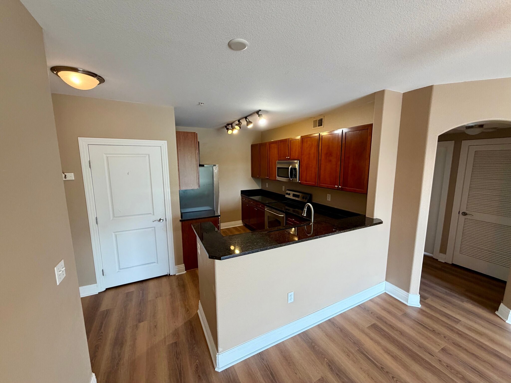 Building Photo - 9039 E Panorama Cir