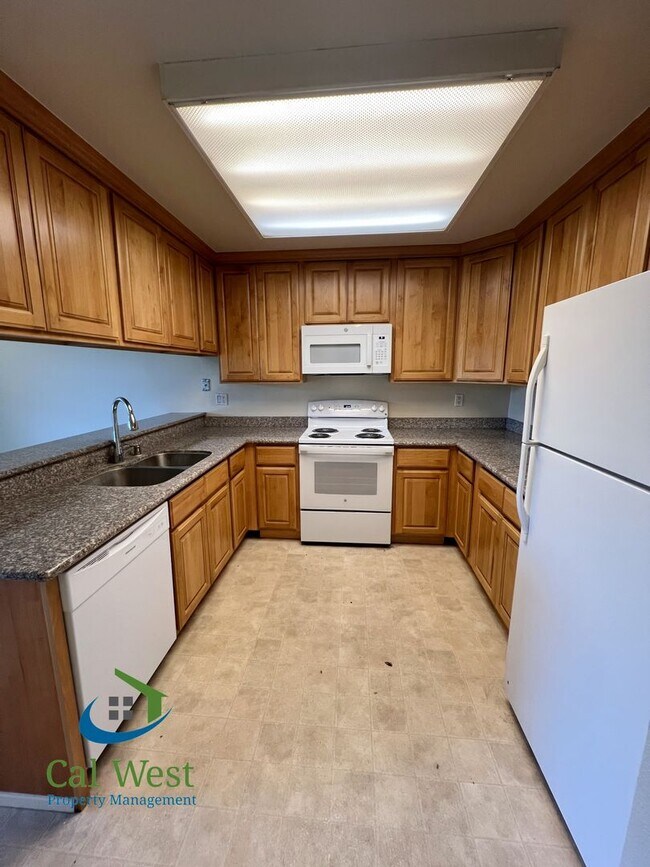 Building Photo - 2212 Almaden Rd