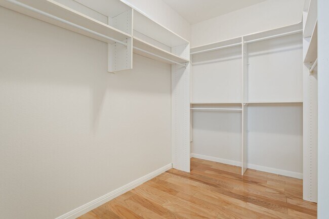 Building Photo - 102 Teacup Cove