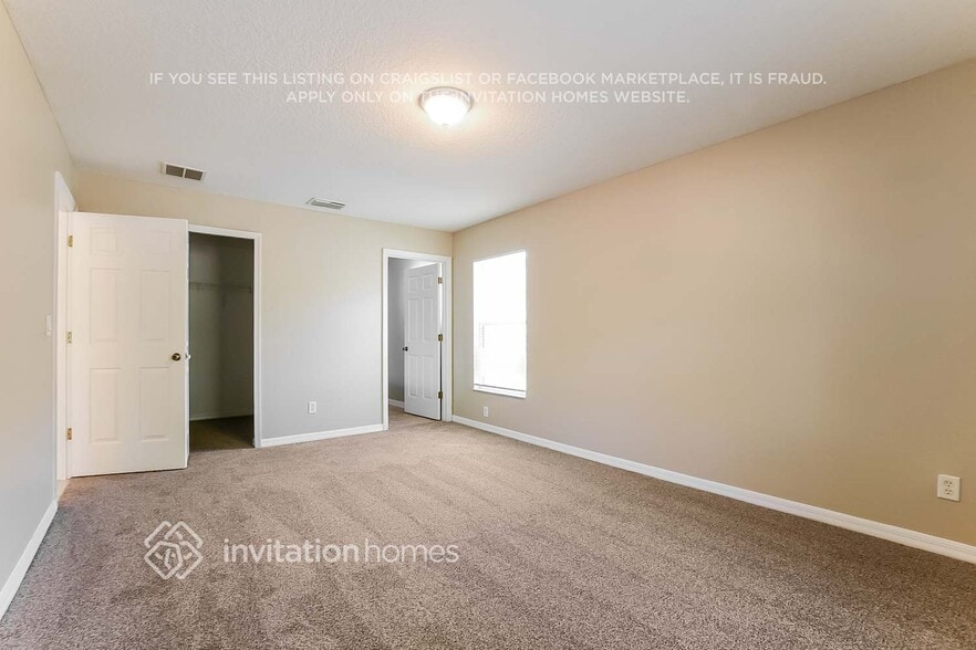 Building Photo - 11609 Lake Dr