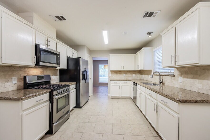 Building Photo - 403 Douglas Fir Dr
