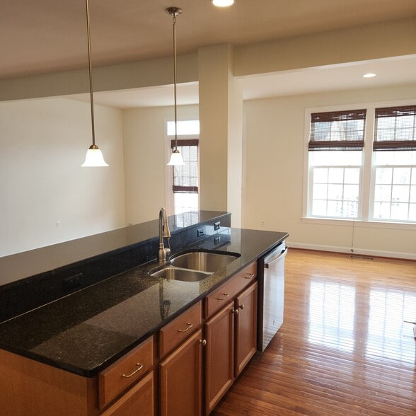 Building Photo - 7732 Water St