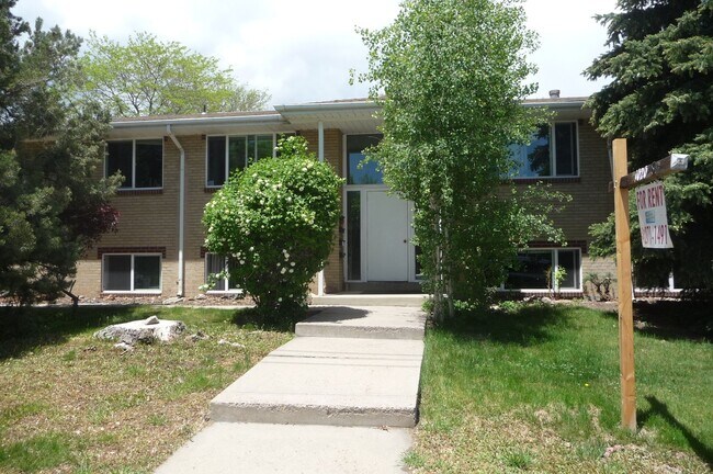 Primary Photo - Ground-Level 1 Bed with Front Patio – Walk...