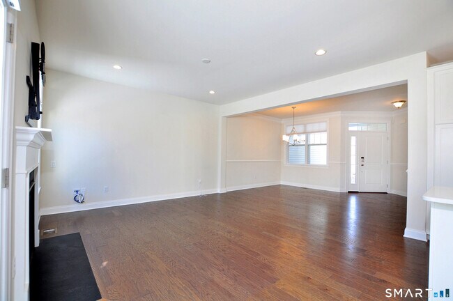 Building Photo - 149 Ridgewood Dr