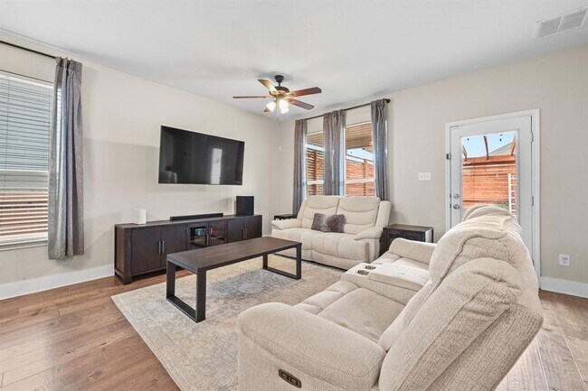 Building Photo - 291 Jarbridge Dr