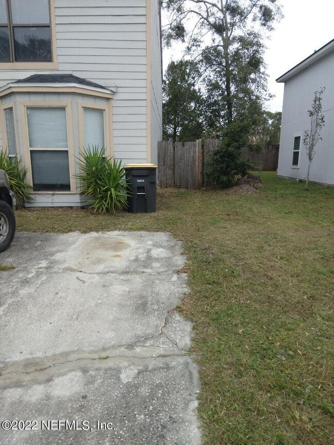 Building Photo - 5575 Cabot Dr N