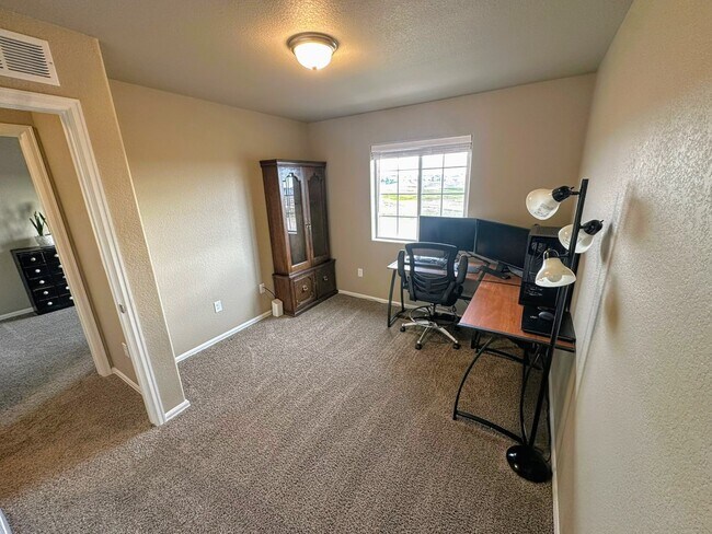 Building Photo - 7632 Spruce Pne Grv