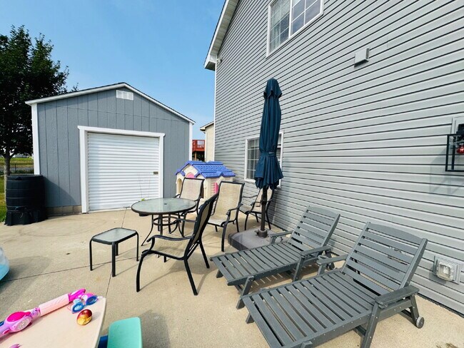 Building Photo - Spacious 4-Bed Shakopee Gem with Granite Finishes & Finished Basement