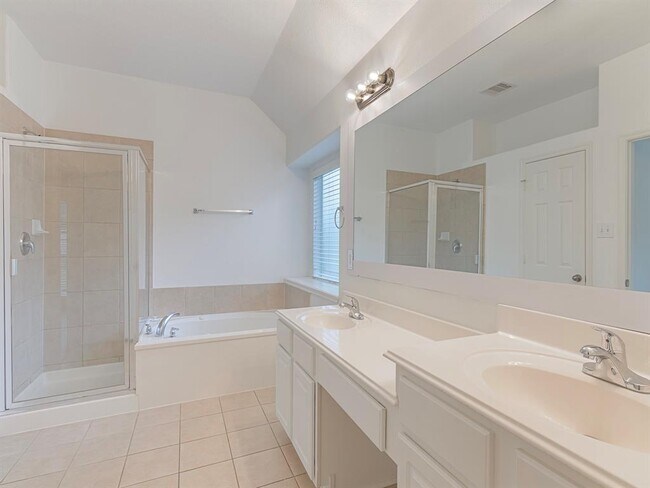 Building Photo - 51 N Regan Mead Cir