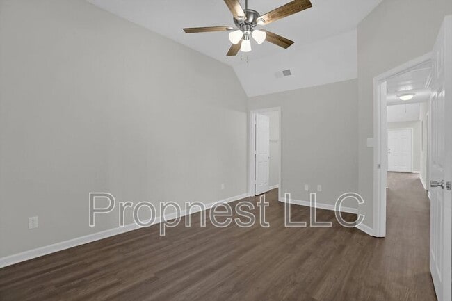 Building Photo - 1676 Joy Cir