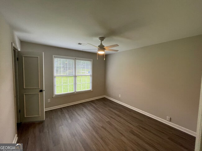 Building Photo - 407 Deergrass Trail