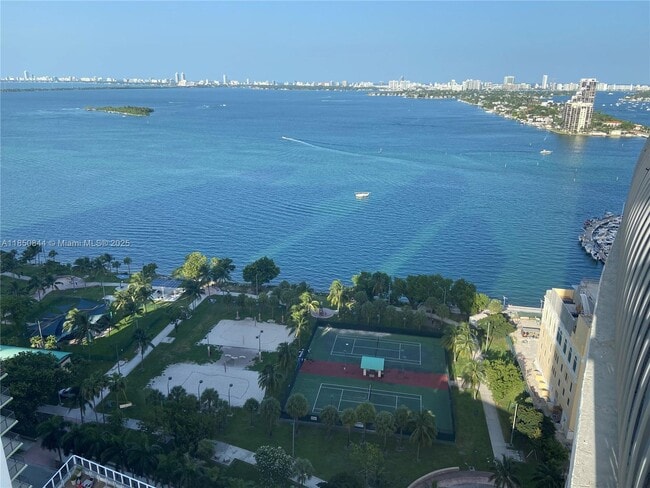 Building Photo - 1750 N Bayshore Dr