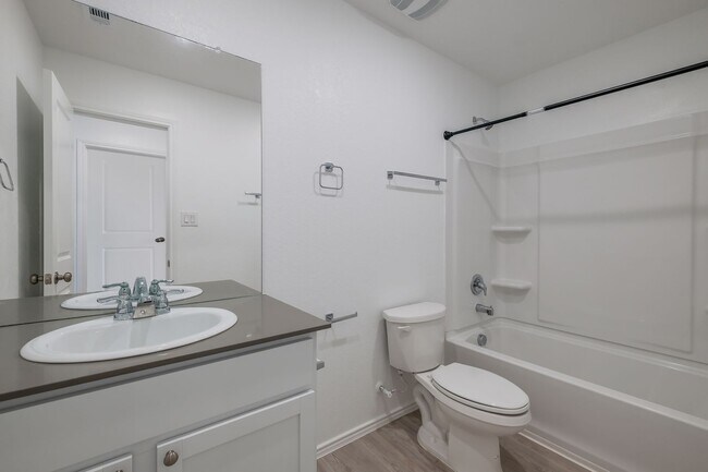 Building Photo - 4934 Legacy Trl