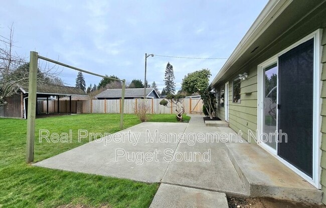 Building Photo - 8432 45th Dr NE