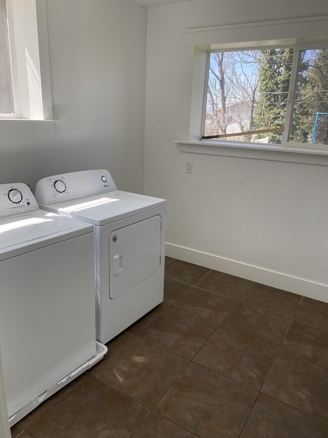 Building Photo - 4364 S 2950 E