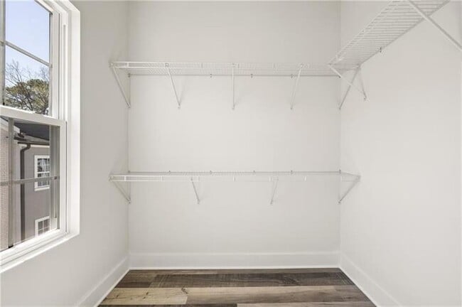 Building Photo - 3165 Dogwood Dr