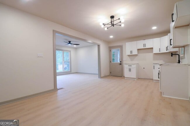 Building Photo - 4396 Greenleaf Cir SW