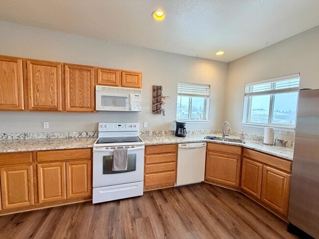 Building Photo - 104 Deer Trail Dr