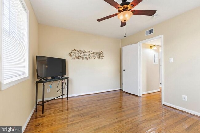Building Photo - 2910 Peyton Randolph Dr