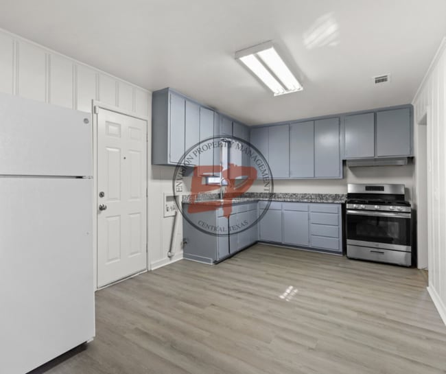 Building Photo - 2017 Broadway St