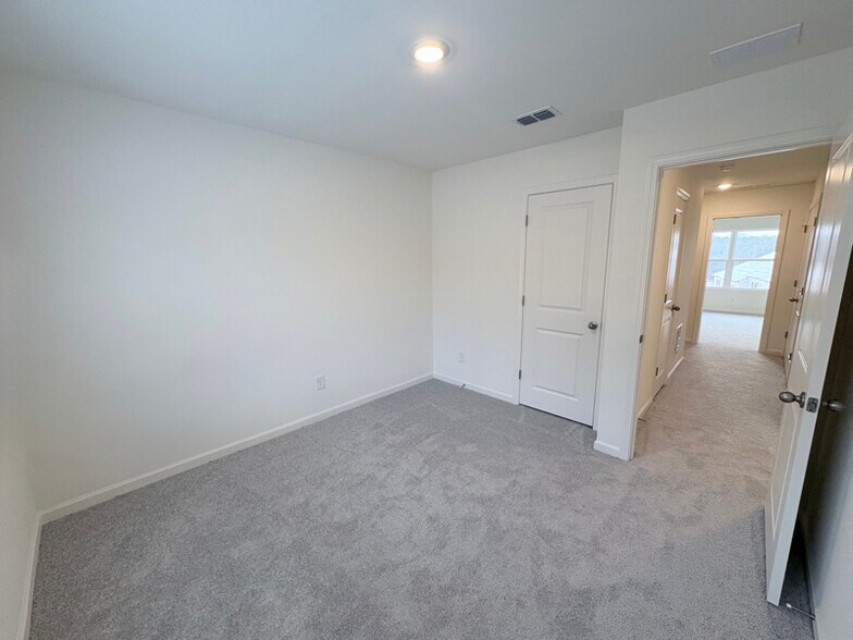 Building Photo - 3027 Gorman Dr