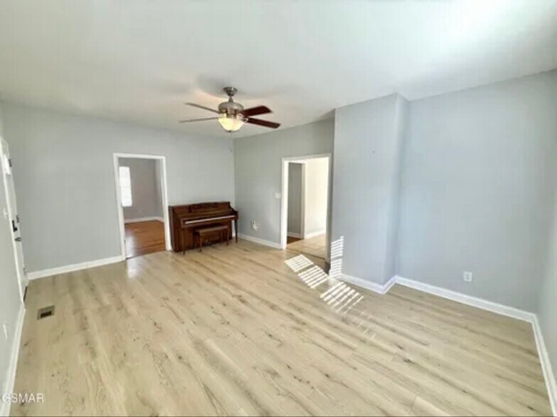 Building Photo - 275 Glascock St