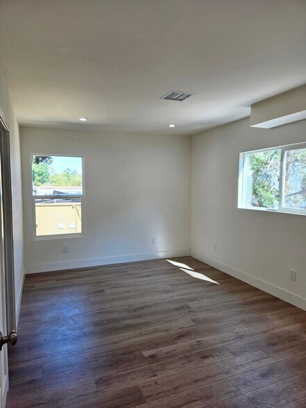 Building Photo - 2315 S Spaulding Ave