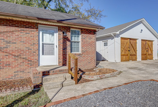 Primary Photo - 5610 Obrien Ave