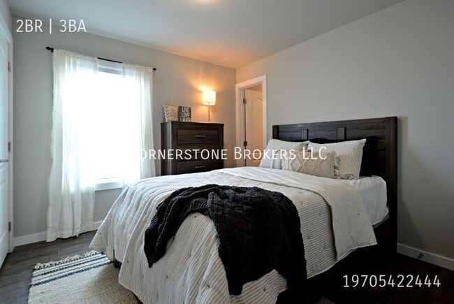 Building Photo - 1116 Colton-A