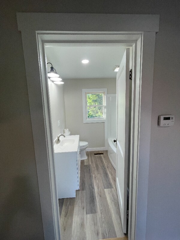 Building Photo - 1315 W Commerce St