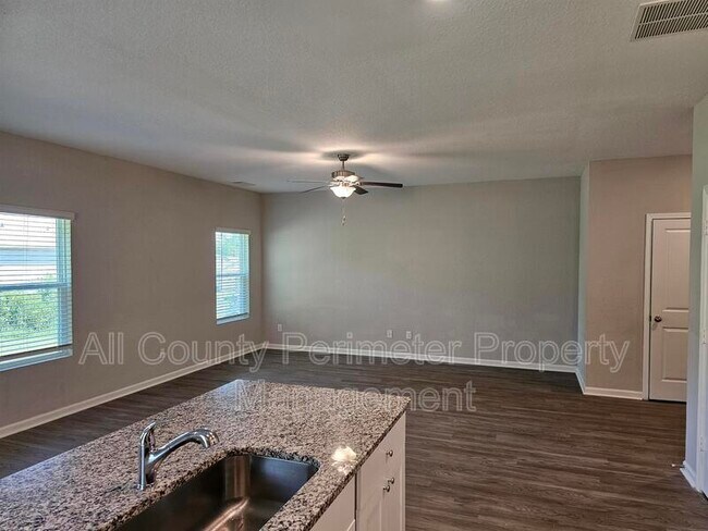 Building Photo - 303 Augusta Woods Dr