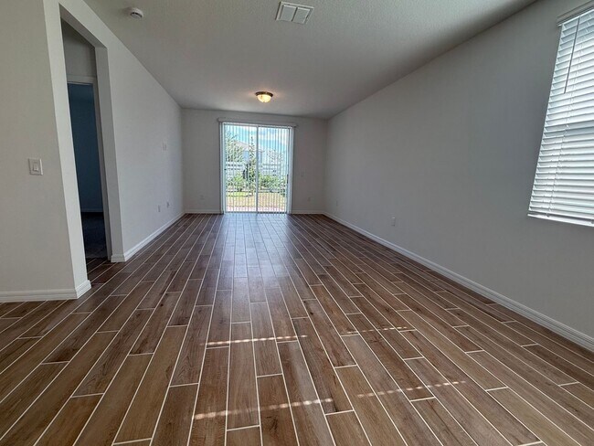 Building Photo - Stunning Eden Hills Home